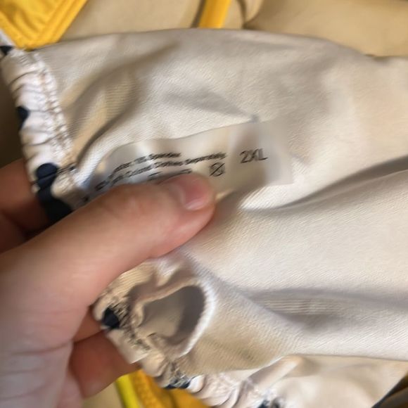 2 Mix & Match Bikinis - Picture 5 of 9